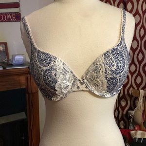 Bra by Victoria’s Secret size36D!